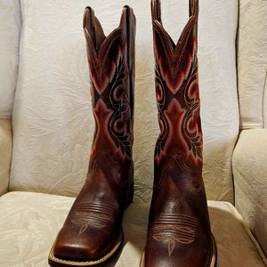 Ariat cowboy boots size 7B